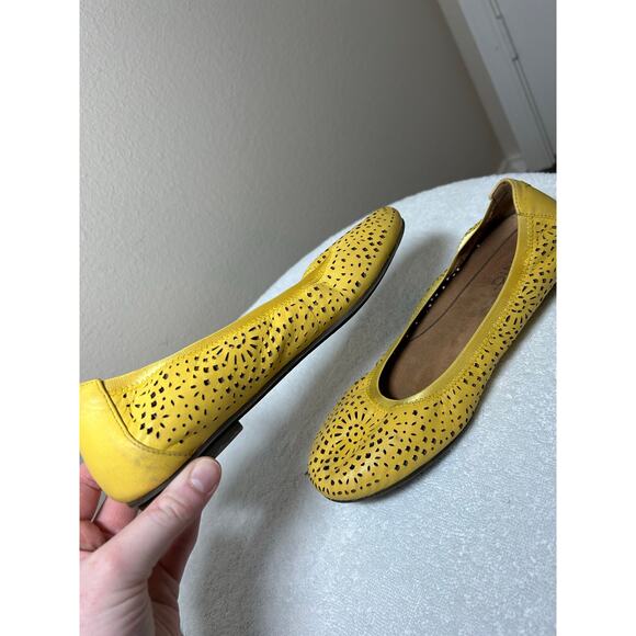 Vionic Yellow Robyn Perforated Leather Flats - Picture 10 of 11